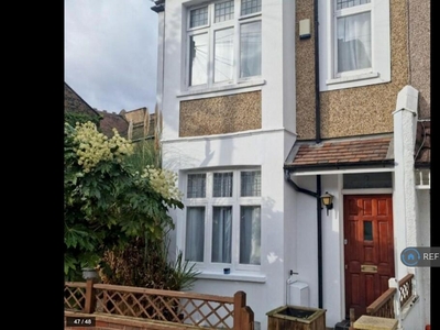 1 bedroom house share for rent in Glenroy Street, London, W12