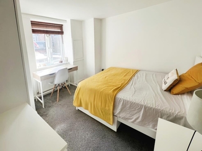 1 bedroom house share for rent in Trelawn Terrace, Headingley Leeds, LS6 3JQ, LS6