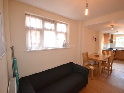 1 bedroom house share to rent Reading, RG6 1NL