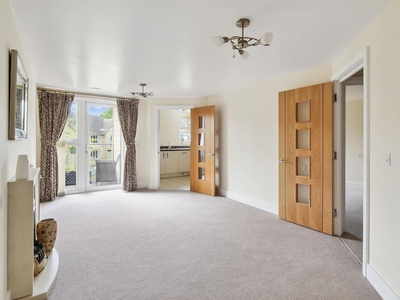 1 Bedroom Retirement Apartment – Purpose Built For Sale in Sidcup, Kent
