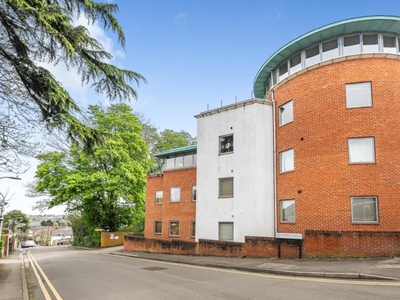 2 Bed Flat/Apartment For Sale in Reading, Berkshire, RG1 - 5384306