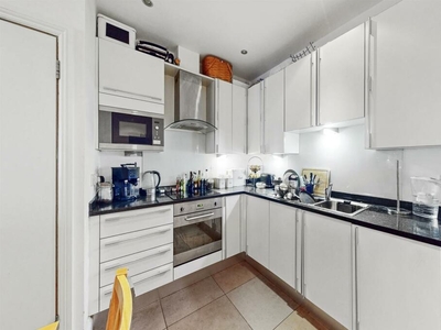 2 bedroom apartment for rent in Cannon Street Road, London, E1
