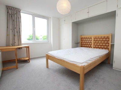 2 bedroom apartment for rent in Clifton Wood Road - Clifton Wood, BS8