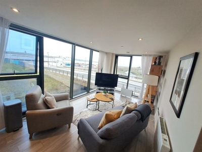 2 bedroom apartment for rent in Jesse Hartley Way, Liverpool, L3
