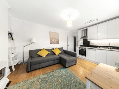 2 bedroom apartment for rent in Marlborough Road, London, W4
