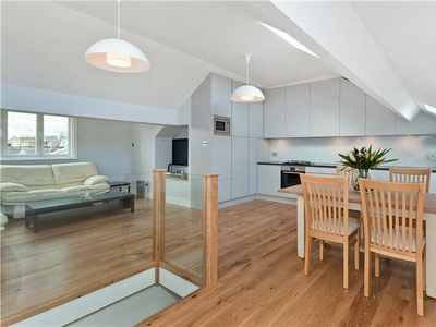 2 bedroom duplex for rent in Fulham Palace Road, Fulham, London, SW6