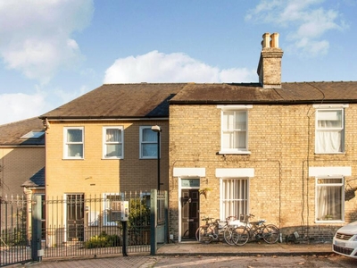 2 bedroom end of terrace house for rent in York Terrace, CB1