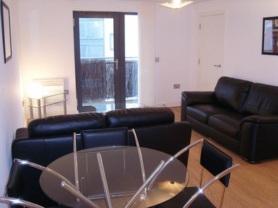 2 bedroom flat for rent in 2 Bedroom Apartment with Parking, Hulme High Street, Manchester M15 5JR, M15