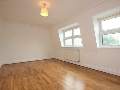 2 bedroom flat for rent in Alexandra Grove, Manor House, N4