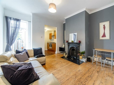 2 bedroom flat for rent in Amble Grove, Sandyford, Newcastle Upon Tyne, NE2