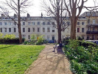 2 bedroom flat for rent in Caledonia Place, Bristol, BS8