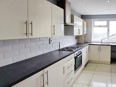 2 bedroom flat for rent in Carisbrook Street, Manchester, M9