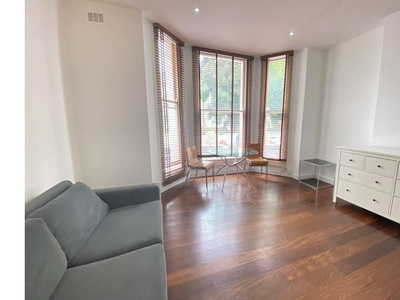 2 bedroom flat for rent in Elsham Road, Holland Park, W14