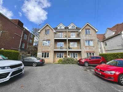 2 bedroom flat for rent in Florence Road, Boscombe, Bournemouth, BH5