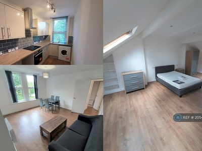 2 bedroom flat for rent in Hanover Square, Leeds, LS3