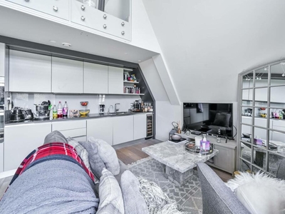 2 bedroom flat for rent in Independents Road, Blackheath, London, SE3
