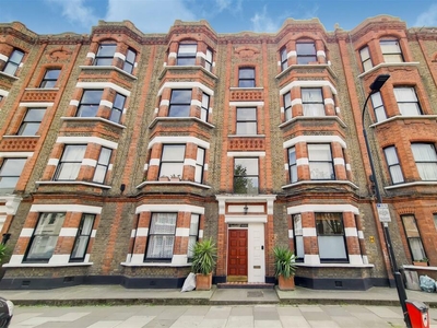 2 bedroom flat for rent in Kingwood Road, Fulham, London, SW6