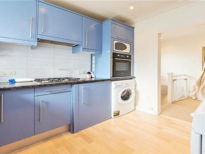 2 bedroom flat for rent in Leighton Gardens, Kensal Rise NW10