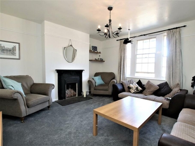 2 bedroom flat for rent in Lower Oldfield Park, Bath, BA2