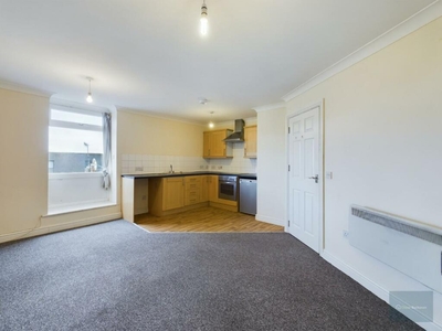 2 bedroom flat for rent in Mutley Plain, Plymouth, Devon, PL4