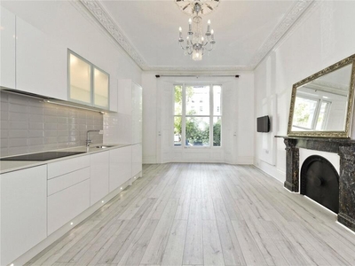 2 bedroom flat for rent in Princes Square,
Bayswater, W2