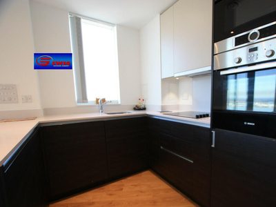 2 bedroom flat for rent in Saffron Central Square, Croydon, London, CR0