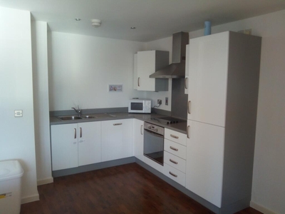 2 bedroom flat for rent in South Quay, Kings Road, Swansea, SA1