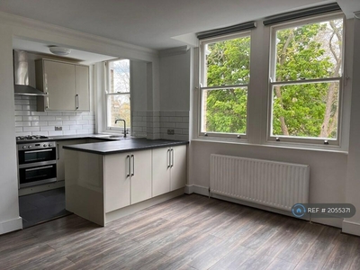 2 bedroom flat for rent in St. Andrews Square (), Surbiton, KT6