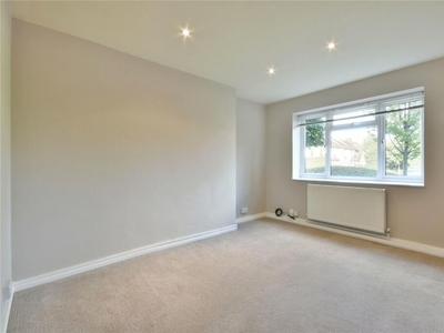 2 bedroom flat for rent in Vines Avenue, Finchley Central, N3