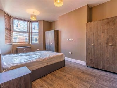 2 bedroom flat for rent in **Professionals** Warton Terrace, Heaton, NE6