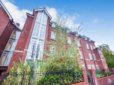 2 bedroom flat for rent in Wellington Road, Eccles, Manchester, Greater Manchester, M30