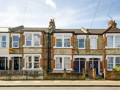 2 bedroom maisonette for rent in Himley Road, Tooting, London, SW17