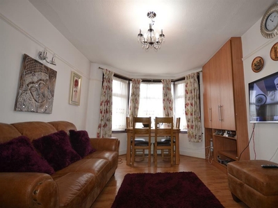 2 bedroom maisonette for rent in Park Road, Wembley, Middlesex, HA0 4AS, HA0