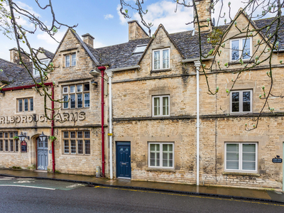 2 bedroom property for sale in Sheep Street, Cirencester, GL7