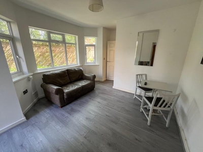 2 bedroom apartment for rent in 15A Villa Road, Nottingham, Nottinghamshire, NG3