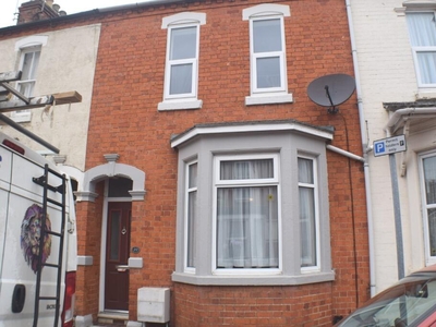 2 bedroom terraced house for rent in Dundee Street, Northampton, NN5