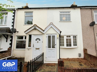 2 bedroom terraced house for rent in George Street, Romford, RM1
