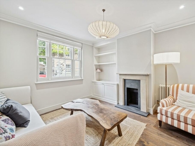 2 bedroom terraced house for rent in Passmore Street, London, SW1W