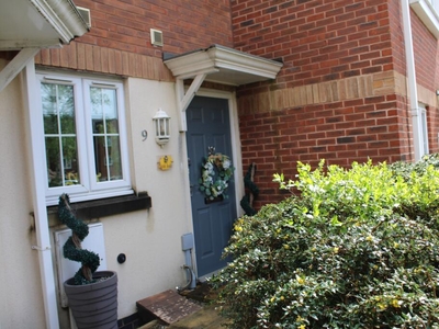2 bedroom town house for rent in Sarah Avenue, Nottinghamshire, Sherwood Nottingham, NG5