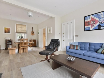 3 bedroom apartment for rent in Anselm Road, London, SW6