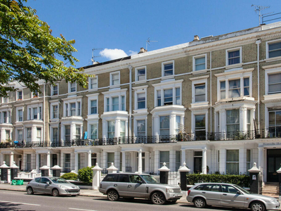 3 bedroom apartment for rent in Holland Road, London, W14