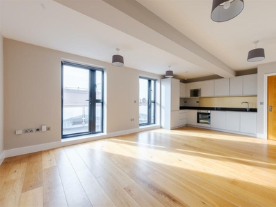 3 bedroom apartment for rent in Mare Street, Hackney, E8