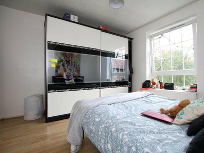 3 bedroom apartment for rent in Staple Street, London, SE1