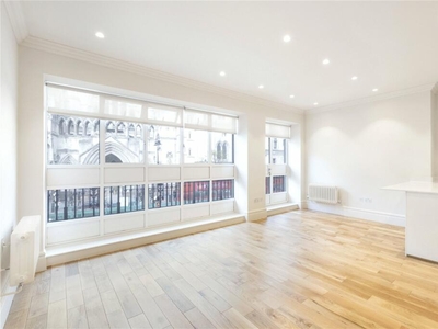 3 bedroom apartment for rent in Strand, London, WC2R