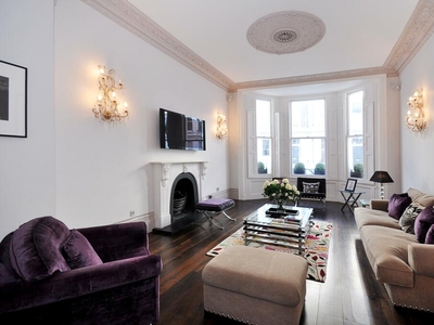 3 bedroom duplex for rent in Stafford Terrace London W8