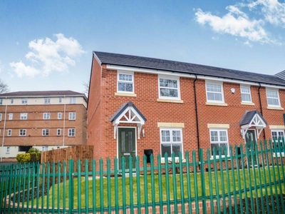 3 bedroom end of terrace house for rent in Ivy Grange, Salford, M6