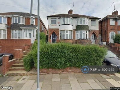 3 bedroom semi-detached house for rent in Dorrington Road, Birmingham, B42