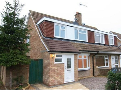 3 bedroom semi-detached house for rent in Ribble Crescent, Bletchley, MK3