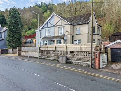 3 bedroom semi-detached house for sale Pontypridd, CF37 1TY