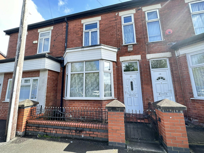 3 bedroom terraced house for rent in Bank Street, Manchester, M11